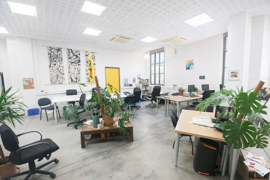 Bureau dans Paris à louer - Photo du bâtiment - Image 2 de 5