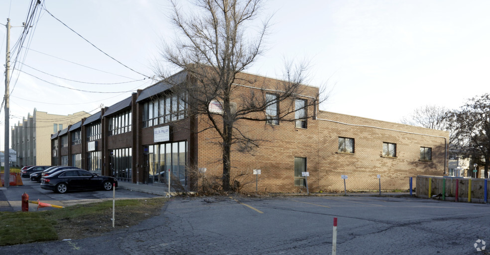 8070-8120 Boul Métropolitain E, Montréal, QC à vendre - Photo principale - Image 1 de 12