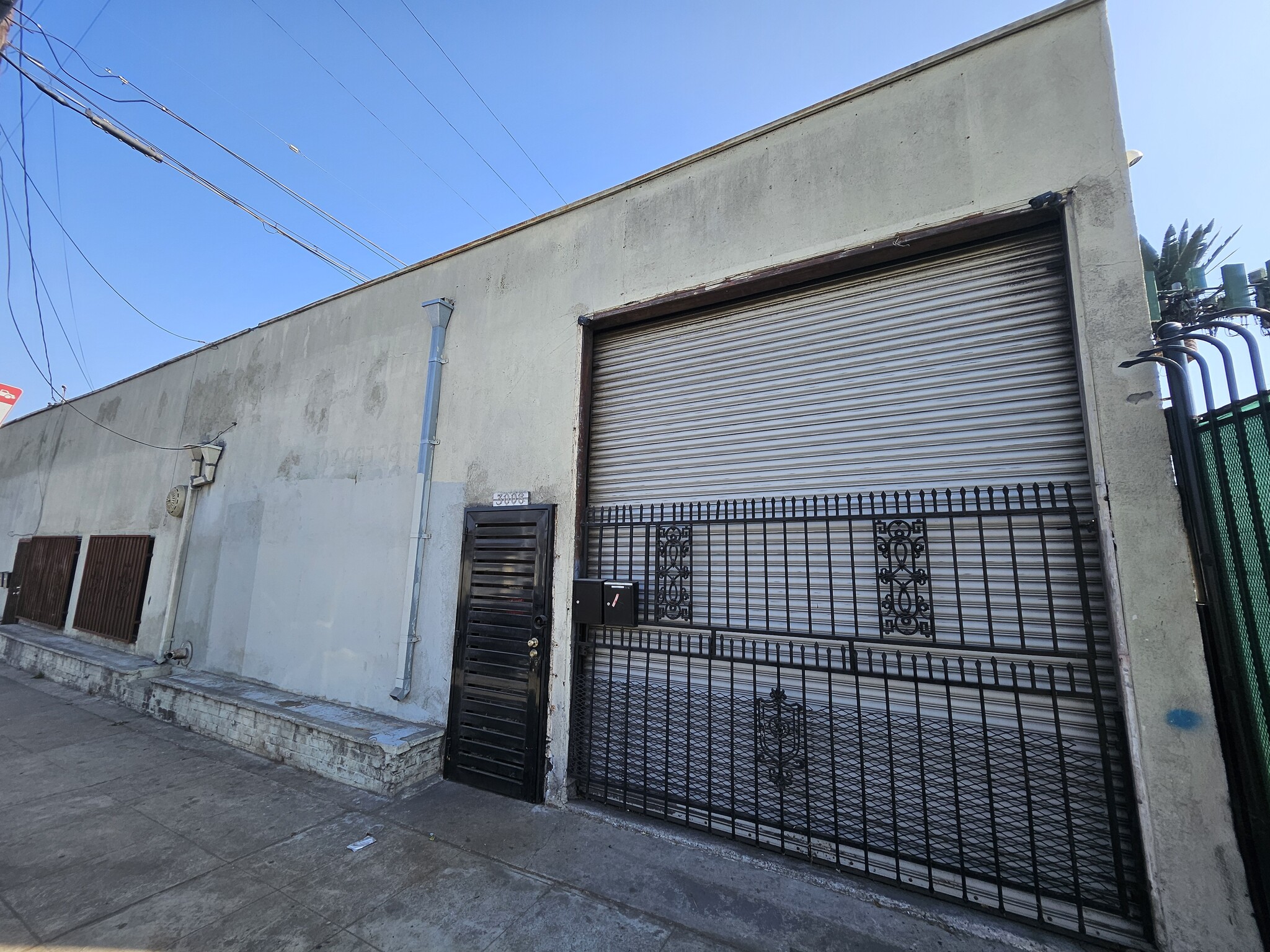 3008 W Hyde Park Blvd, Los Angeles, CA for lease Primary Photo- Image 1 of 9