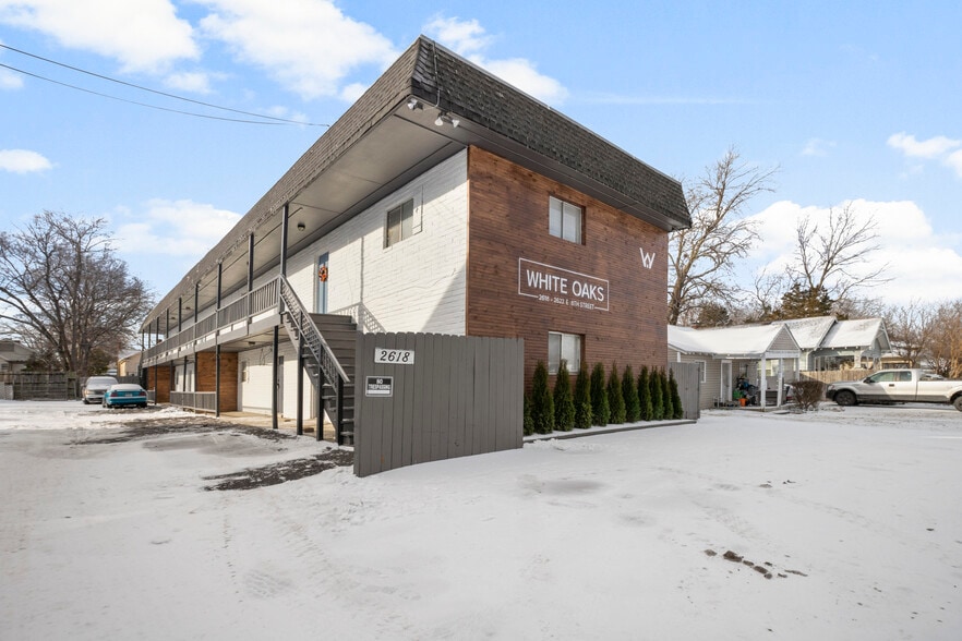 2618 E 8th St, Tulsa, OK à vendre - Photo du bâtiment - Image 2 de 53