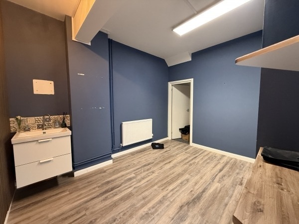 13D Main St, Keyworth for lease - Interior Photo - Image 2 of 5