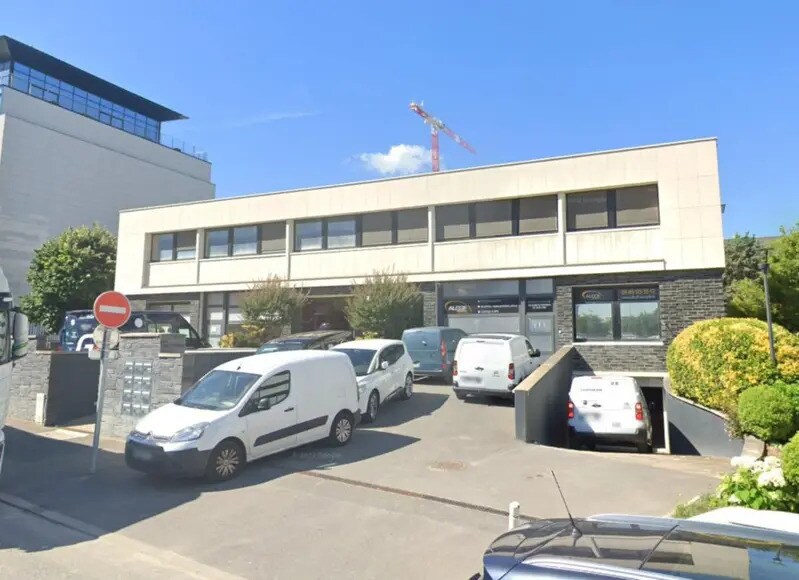 Flex dans Nanterre à louer - Photo du bâtiment - Image 1 de 6