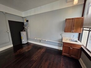 118 Broadway St, San Antonio, TX for lease Interior Photo- Image 1 of 4
