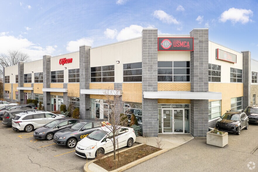 9233-9245 Rue Thimens, Montréal, QC for lease - Primary Photo - Image 1 of 17