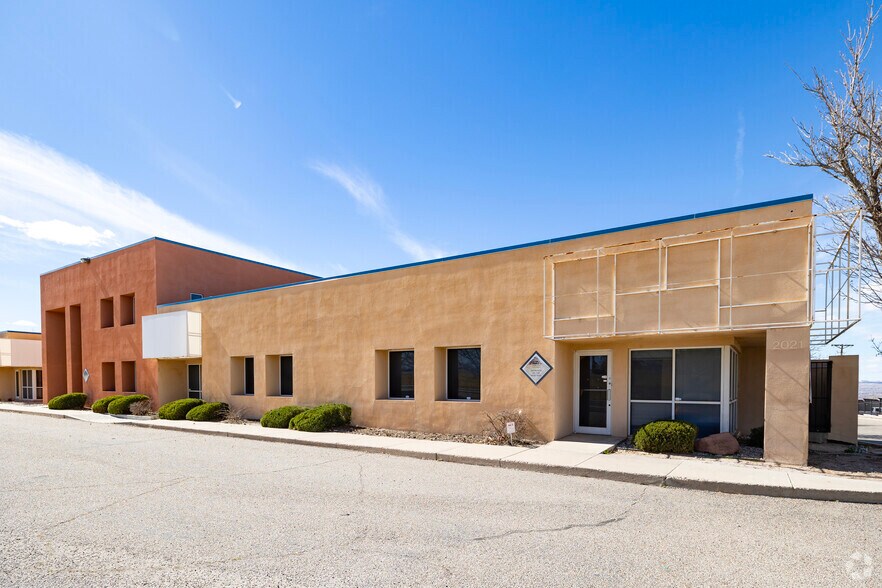 2021 Girard SE, Albuquerque, NM for sale - Primary Photo - Image 1 of 5