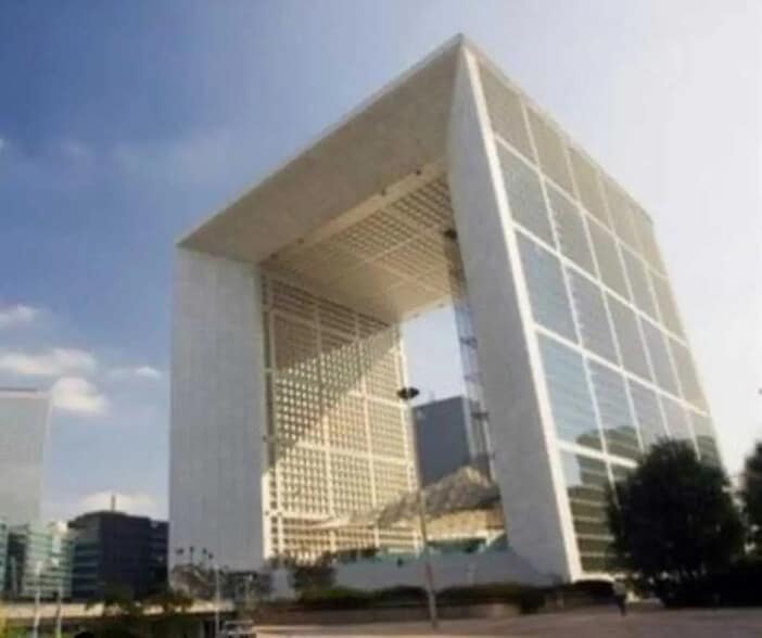 Office in Puteaux for lease - Building Photo - Image 2 of 19