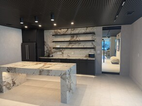 17130 N Dallas Pky, Dallas, TX à louer Photo intérieure- Image 2 de 8