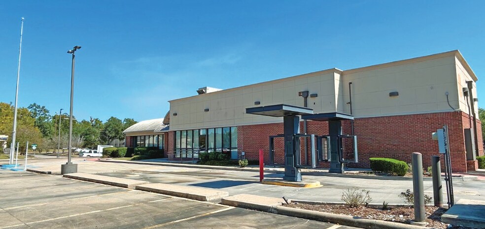 3806 Ambassador Caffery Pky, Lafayette, LA à vendre - Photo du bâtiment - Image 3 de 3