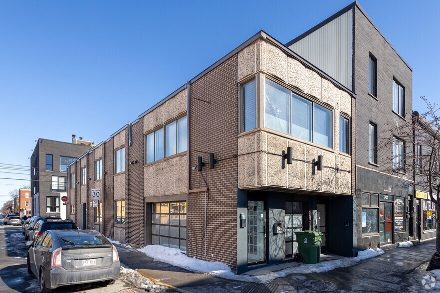 7427-7429 Rue Saint-Hubert, Montréal, QC à vendre - Photo principale - Image 1 de 12