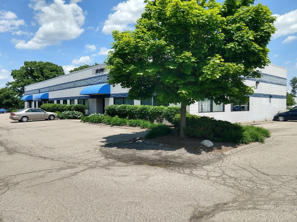 4177 Varsity Dr, Ann Arbor, MI for lease Primary Photo- Image 1 of 8