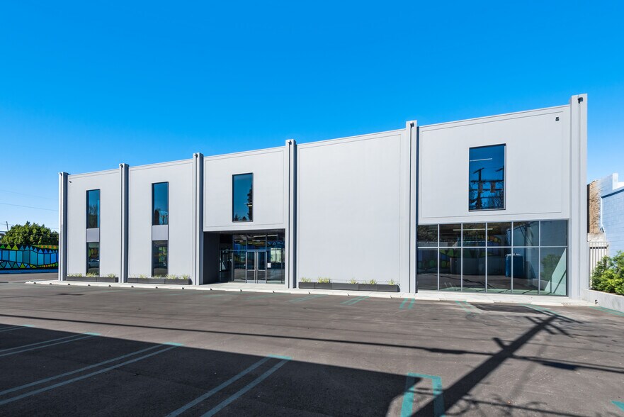 5830 Obama Blvd, Los Angeles, CA à vendre - Photo du bâtiment - Image 3 de 16