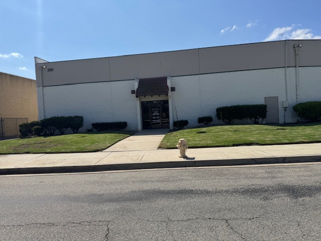 290 Easy St, Simi Valley, CA for lease Building Photo- Image 1 of 1