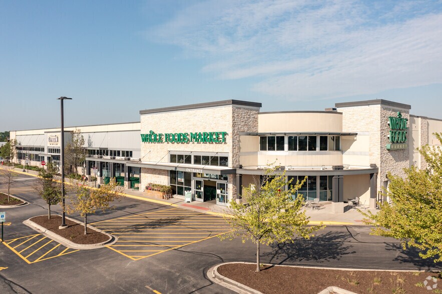 601 N Martingale Rd, Schaumburg, IL à louer - Photo du bâtiment - Image 2 de 23