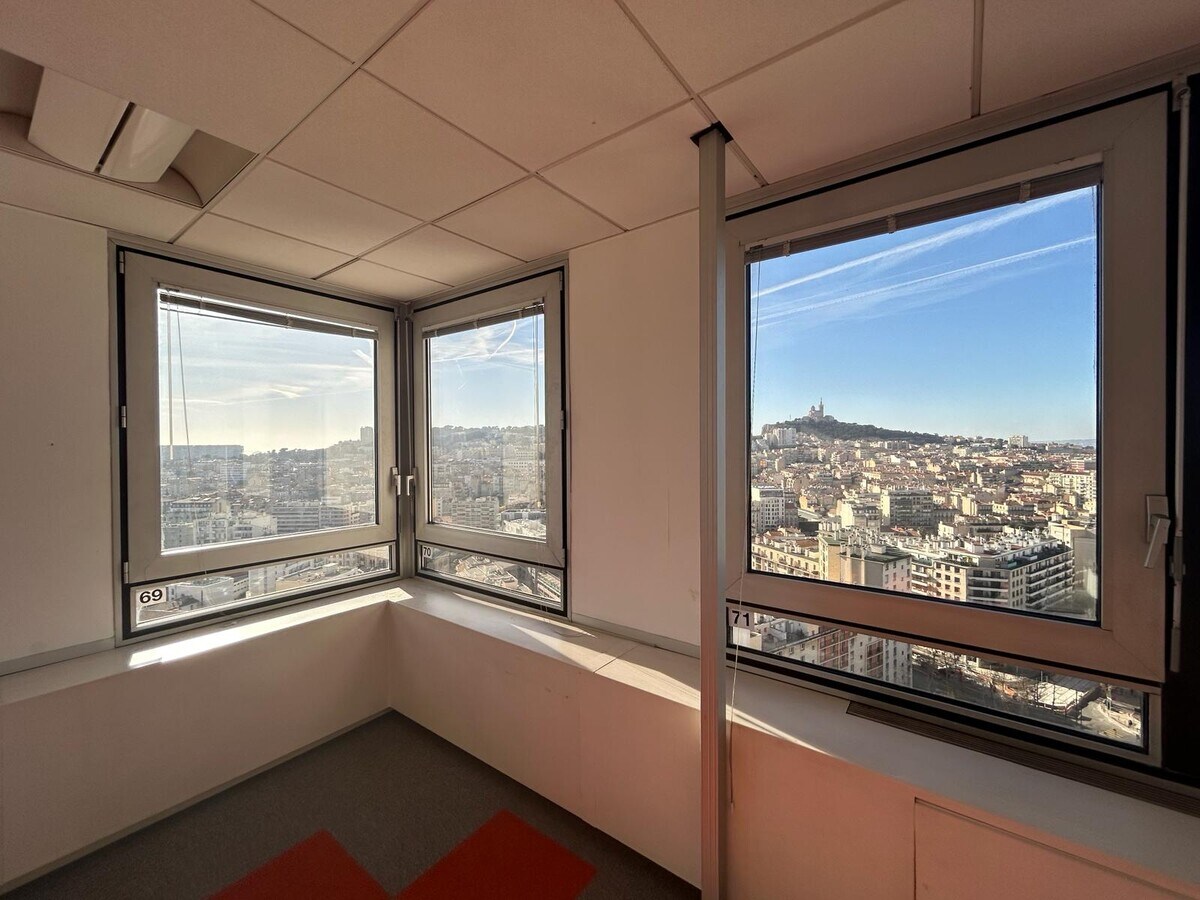 65 Avenue Jules Cantini, Marseille, BDR 13006 -  -  - Interior Photo - Image 1 of 9