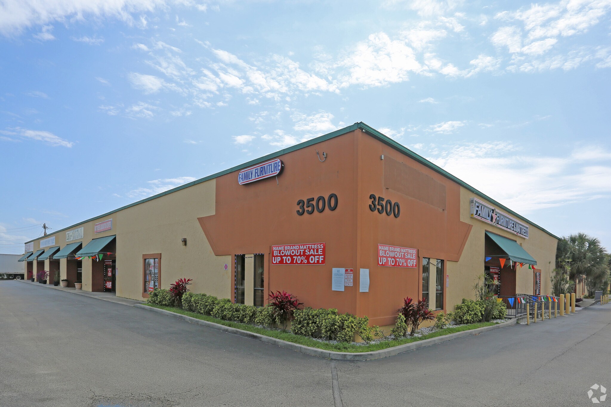 3500 45th St, West Palm Beach, FL à louer Photo du bâtiment- Image 1 de 12