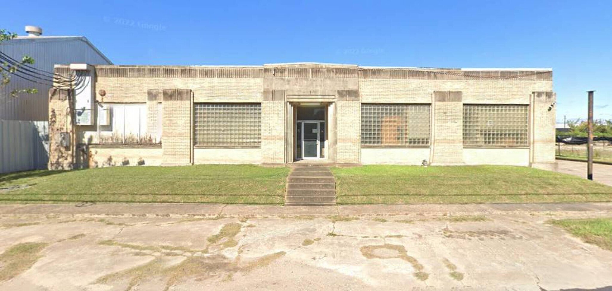 5611 Clinton Dr, Houston, TX à vendre Photo du bâtiment- Image 1 de 1