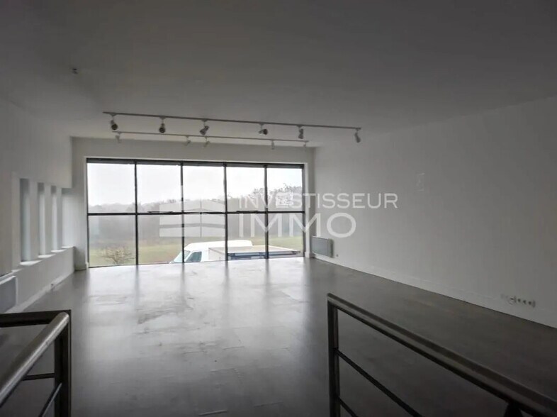 Flex dans Émerainville à louer - Photo intérieure - Image 2 de 3