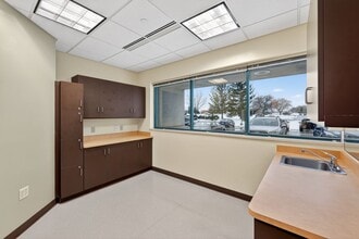 17000 W North Ave, Brookfield, WI for lease Interior Photo- Image 2 of 20