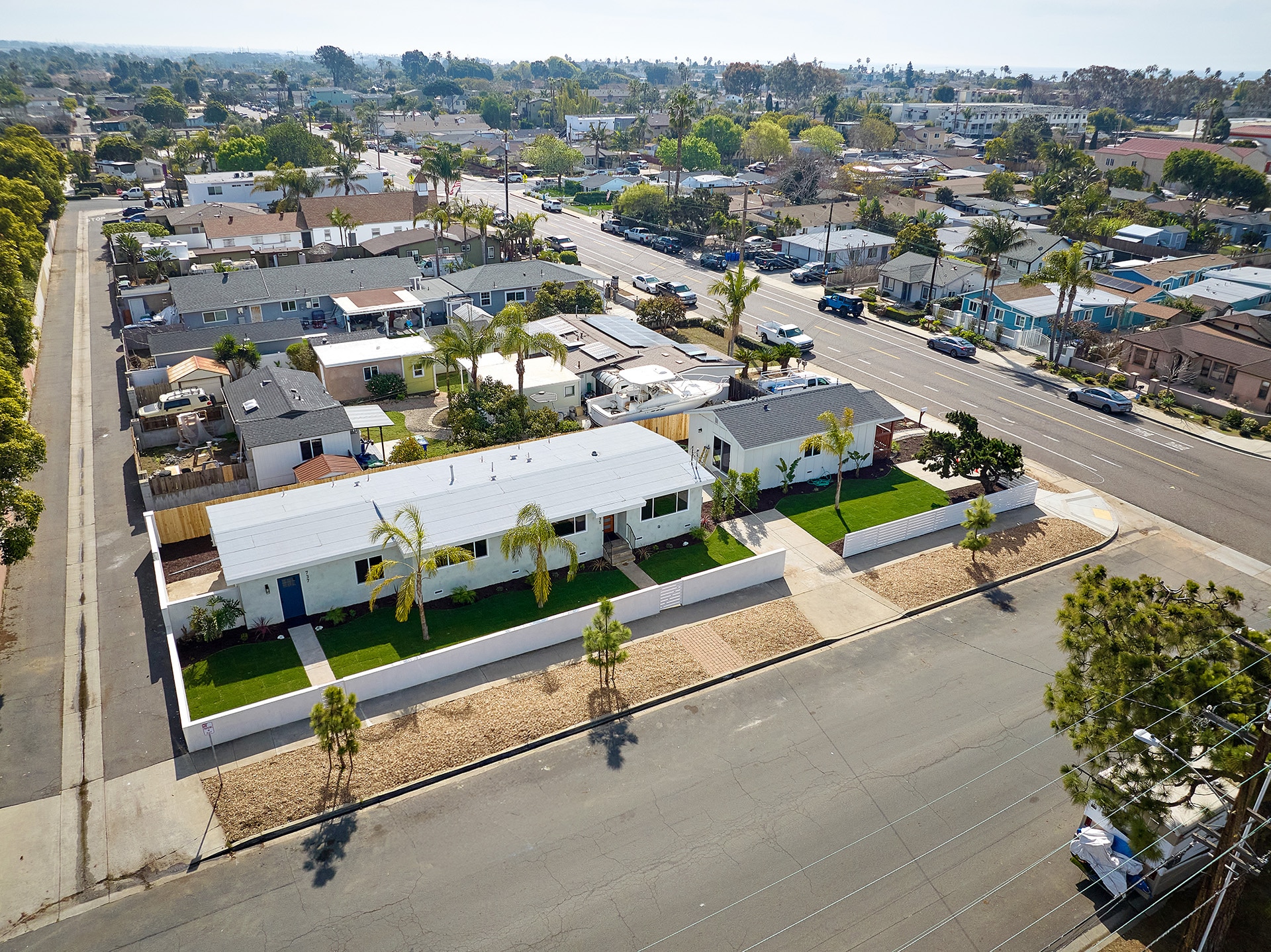 735 Pine Ave, Carlsbad, CA à vendre Photo principale- Image 1 de 39