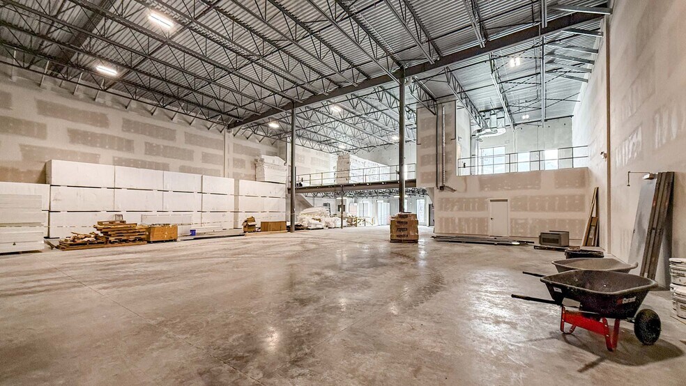 3240 48 Av, Vernon, BC à louer - Photo du bâtiment - Image 3 de 10