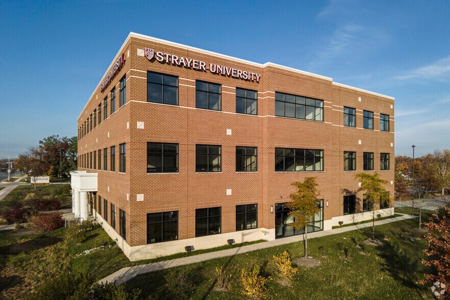 5110 Auth Way, Suitland, MD à louer - Photo du bâtiment - Image 3 de 5