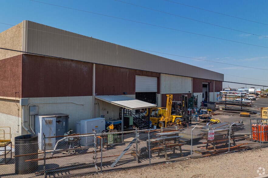 6743 W Farmer Rd, Phoenix, AZ à vendre - Photo du bâtiment - Image 2 de 5