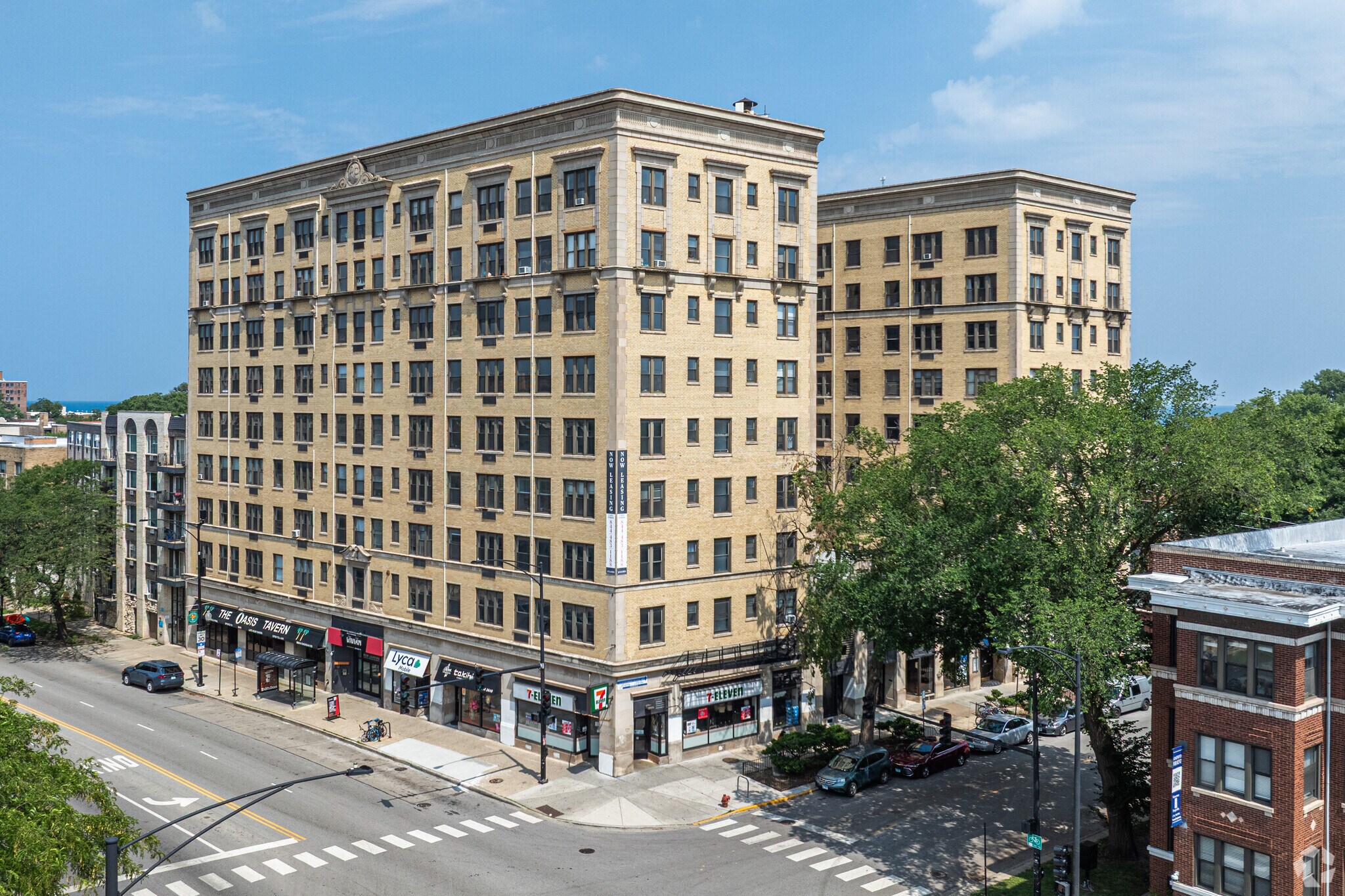6805 N Sheridan Rd, Chicago, IL for lease Primary Photo- Image 1 of 31
