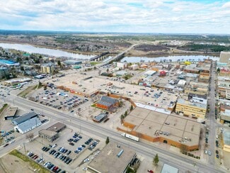 Plus de détails pour 1403 Central Ave, Prince Albert, SK - Commerce de détail à vendre
