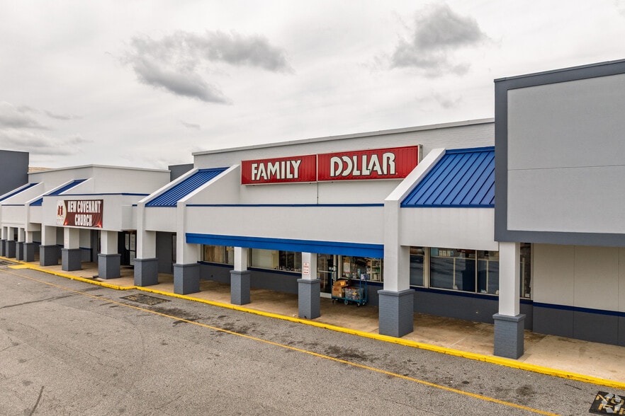 2200 Westchester Dr, High Point, NC à louer - Photo du bâtiment - Image 3 de 10
