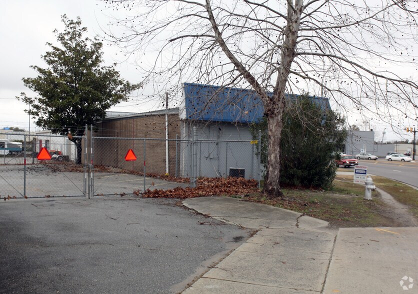 1818 Oleander Dr, Wilmington, NC à vendre - Photo du bâtiment - Image 2 de 7