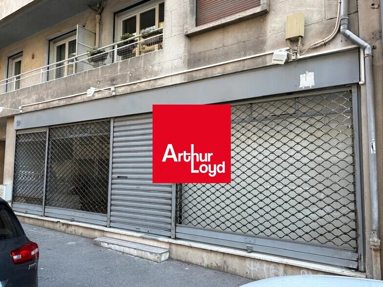 Office in Marseille for lease - Building Photo - Image 1 of 14