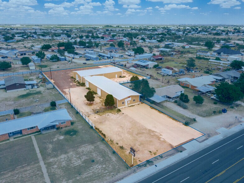 9054 W University Blvd, Odessa, TX à louer - Photo du bâtiment - Image 2 de 13