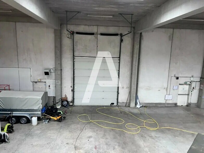 Flex dans Vitry-sur-Seine à louer - Photo du bâtiment - Image 1 de 5