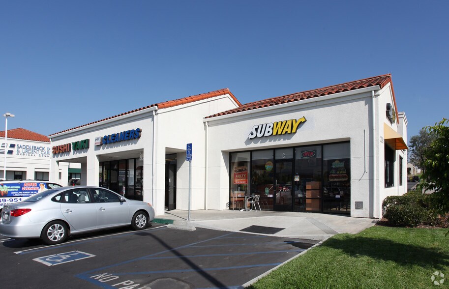 22851 Lake Forest Dr, Lake Forest, CA for lease - Primary Photo - Image 1 of 2