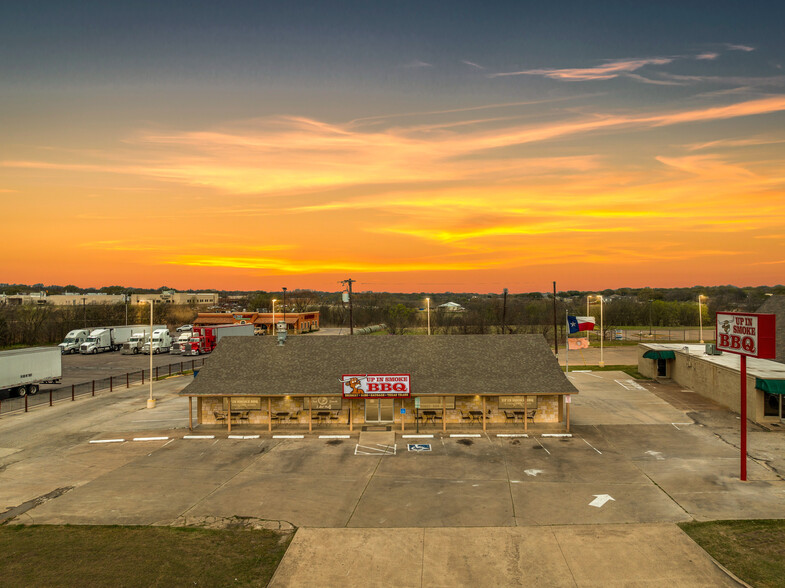 213 I 35 Hwy NW, Hillsboro, TX à vendre - Photo du bâtiment - Image 1 de 1