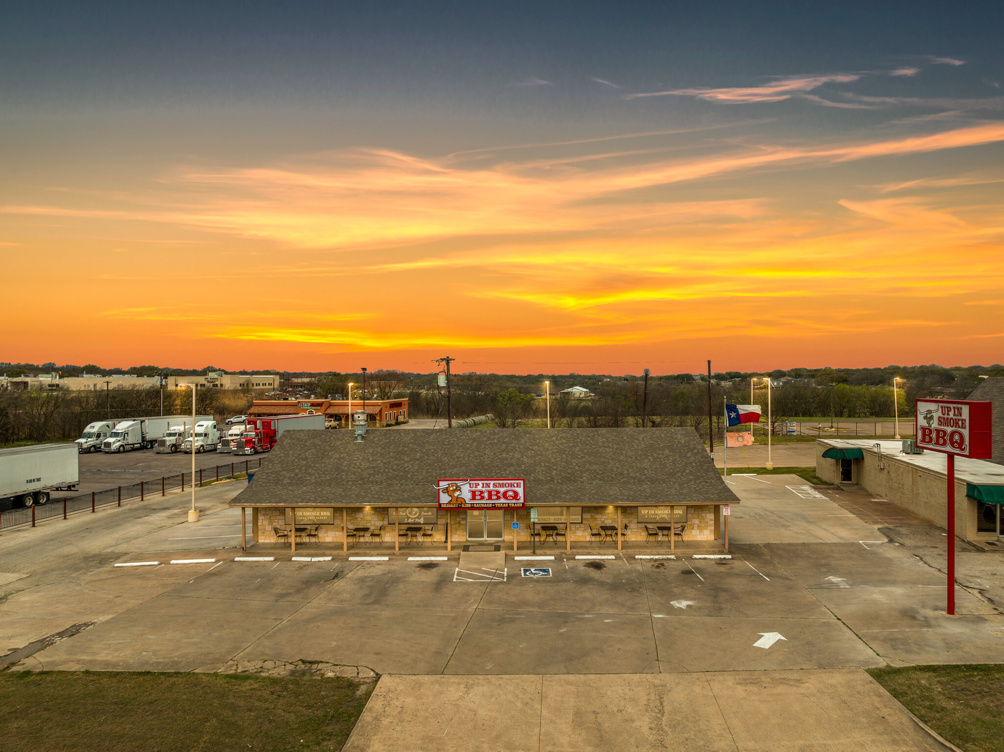 213 I 35 Hwy NW, Hillsboro, TX à vendre Photo du bâtiment- Image 1 de 1