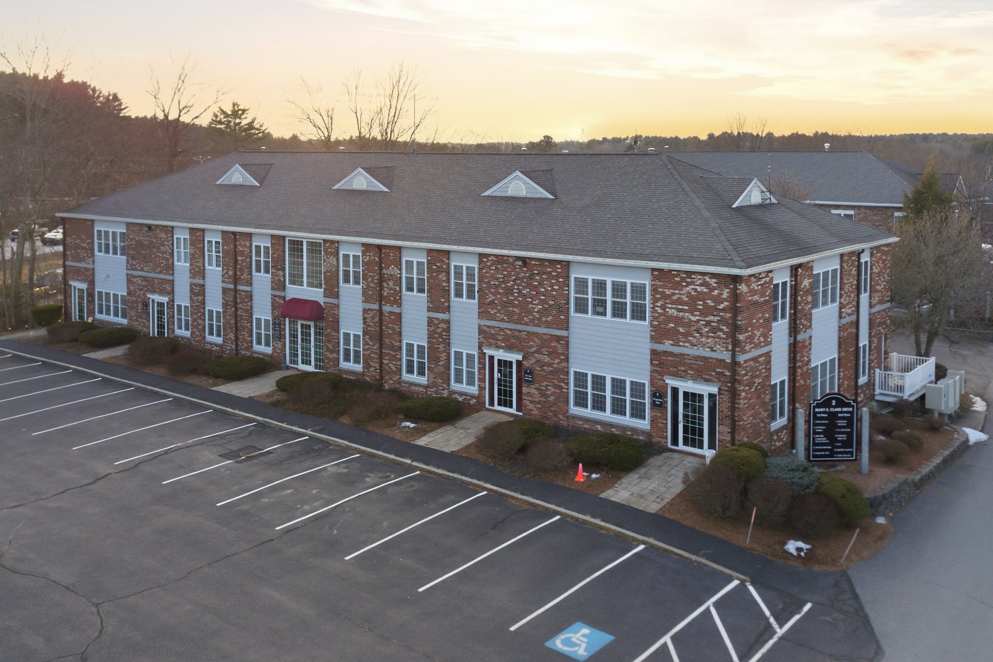 2-4 Mary E Clark Dr, Hampstead, NH for sale Primary Photo- Image 1 of 2