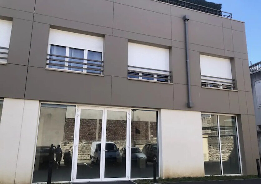 Bureau dans Ivry-sur-Seine à vendre - Photo du bâtiment - Image 1 de 3