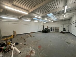 Greys Ct, Warrington for lease Interior Photo- Image 1 of 2