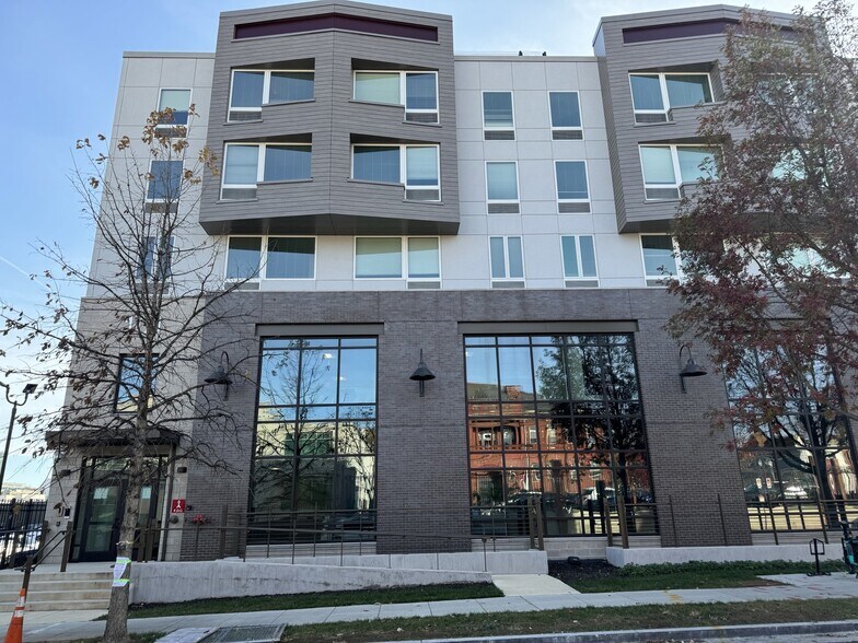 101 Q St NE, Washington, DC à louer - Photo du bâtiment - Image 2 de 2