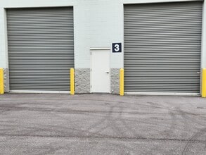 3026 E Riverside Dr, Fort Myers, FL for lease Building Photo- Image 1 of 4