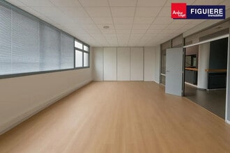 Office in Aix-en-Provence for lease Interior Photo- Image 2 of 5