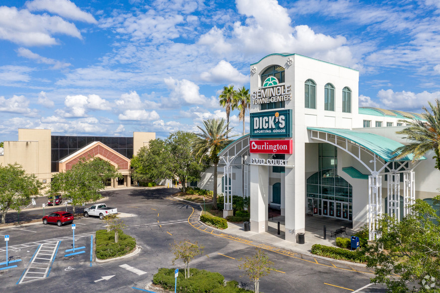 181 Towne Center Cir, Sanford, FL for sale - Primary Photo - Image 1 of 19