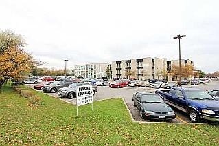 40 Finchgate Blvd, Brampton, ON à louer - Photo du bâtiment - Image 2 de 6
