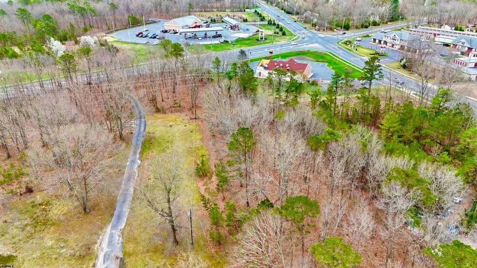5101 English Creek Ave, Egg Harbor Township, NJ à vendre - Photo du bâtiment - Image 2 de 8