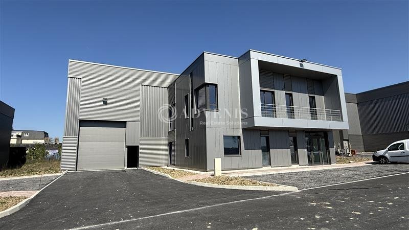 Flex in Courtry for lease Building Photo- Image 1 of 10