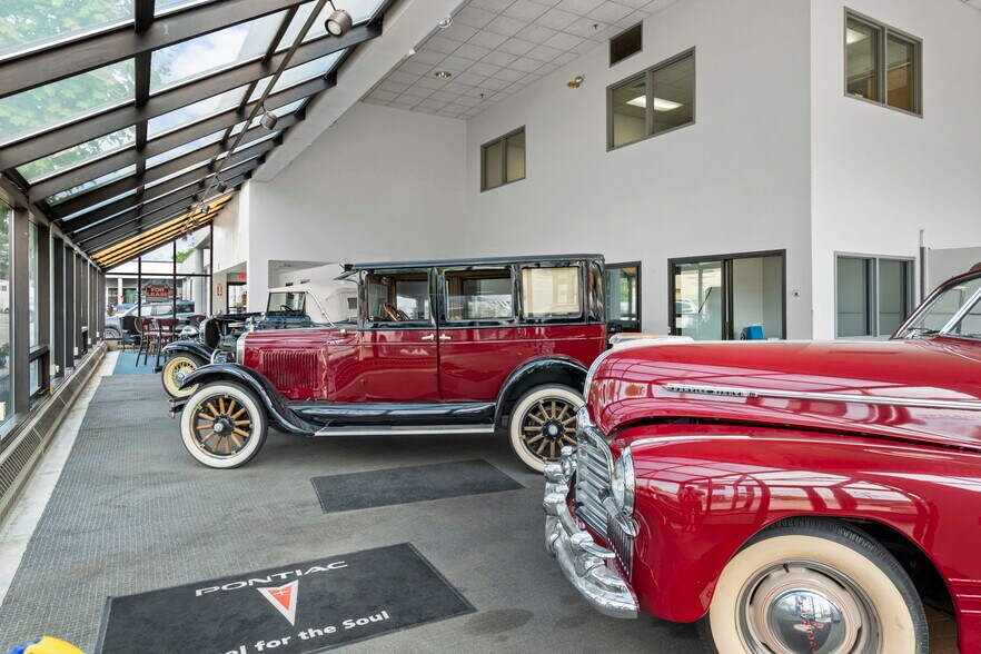 166 W Main St, Hillsborough, NH à vendre - Photo du bâtiment - Image 3 de 39