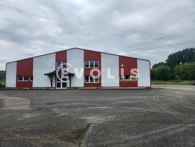 Office in Ruy-Montceau for lease Building Photo- Image 1 of 10
