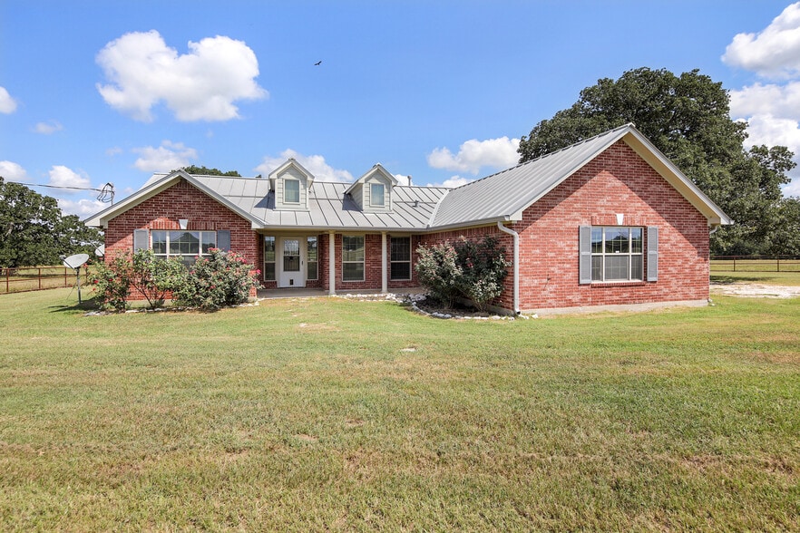 7808 Oxford Cemetery Rd, Madisonville, TX à vendre - Photo du bâtiment - Image 2 de 16