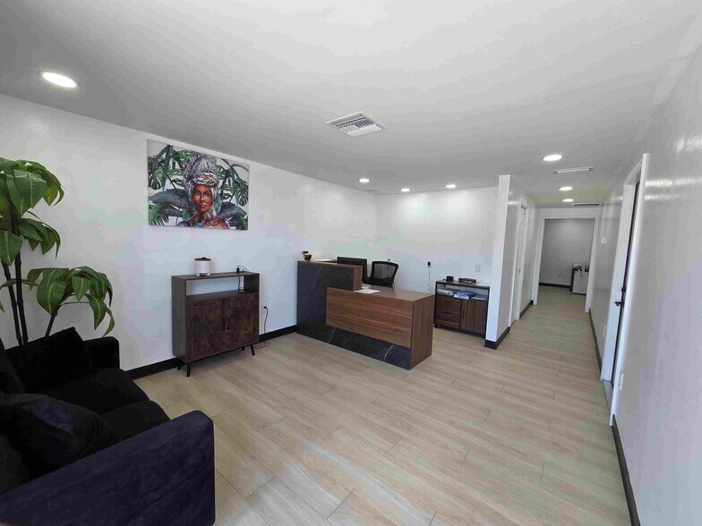 16051 Oneal Dr, North Fort Myers, FL à louer - Photo du bâtiment - Image 3 de 11